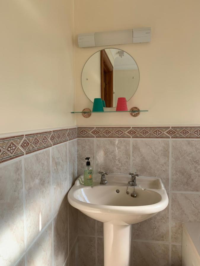 Manordaf B&B Carmarthen Extérieur photo