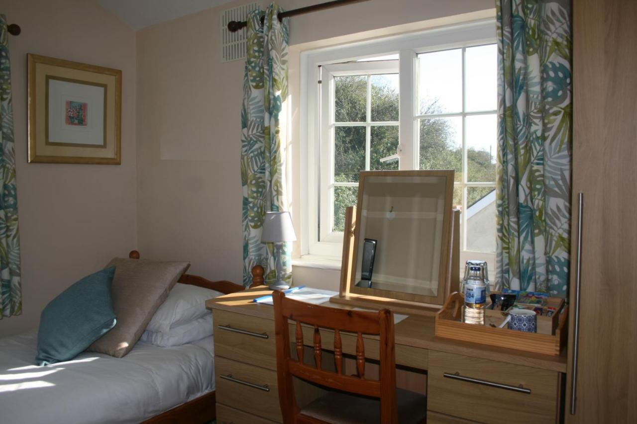 Manordaf B&B Carmarthen Extérieur photo